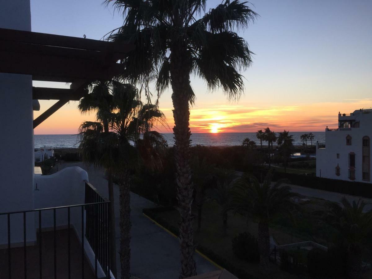 Exclusivo Zahara Urb Bahia De La Plata Apartman Zahara de los Atunes Kültér fotó